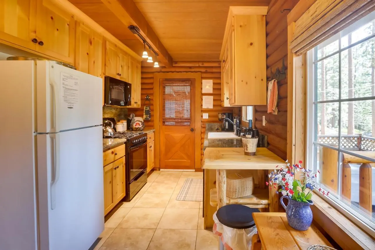 Smokeys Den South Lake Tahoe Cabin With Hot Tub!